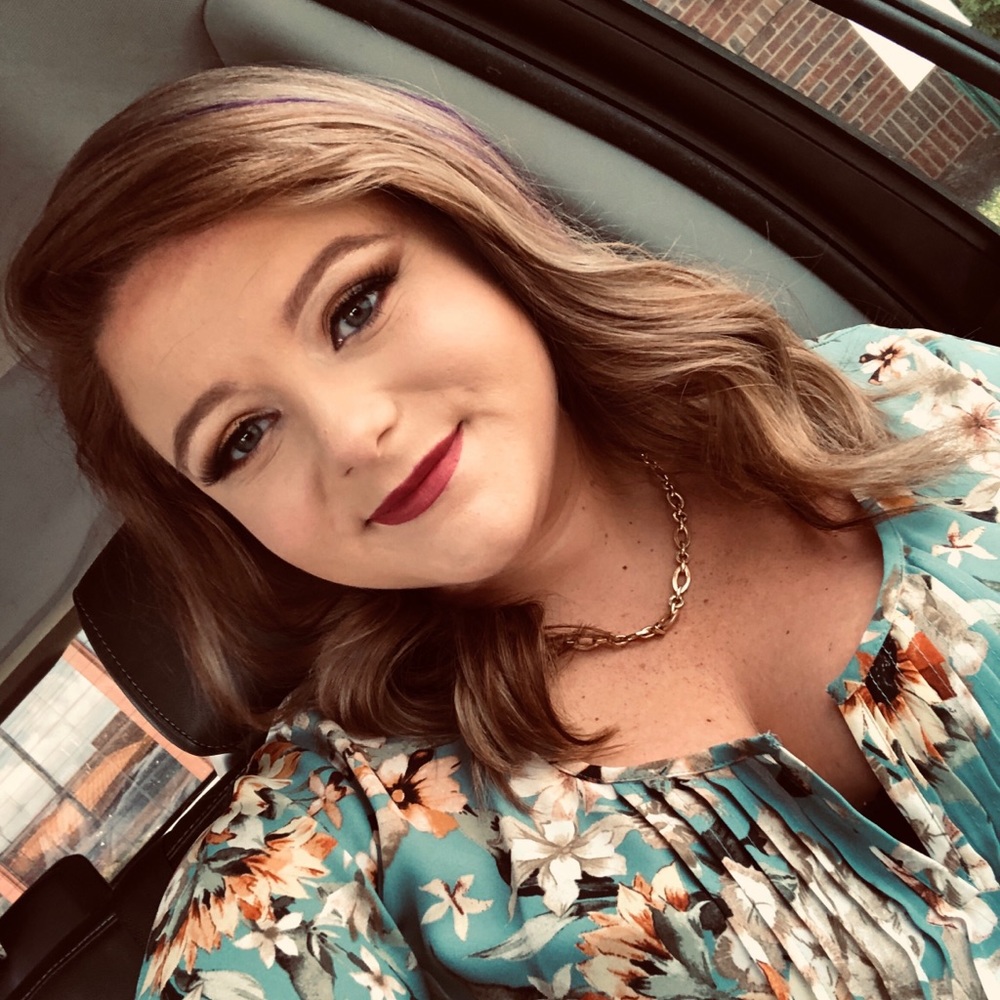 Meet your Posher, Courtney